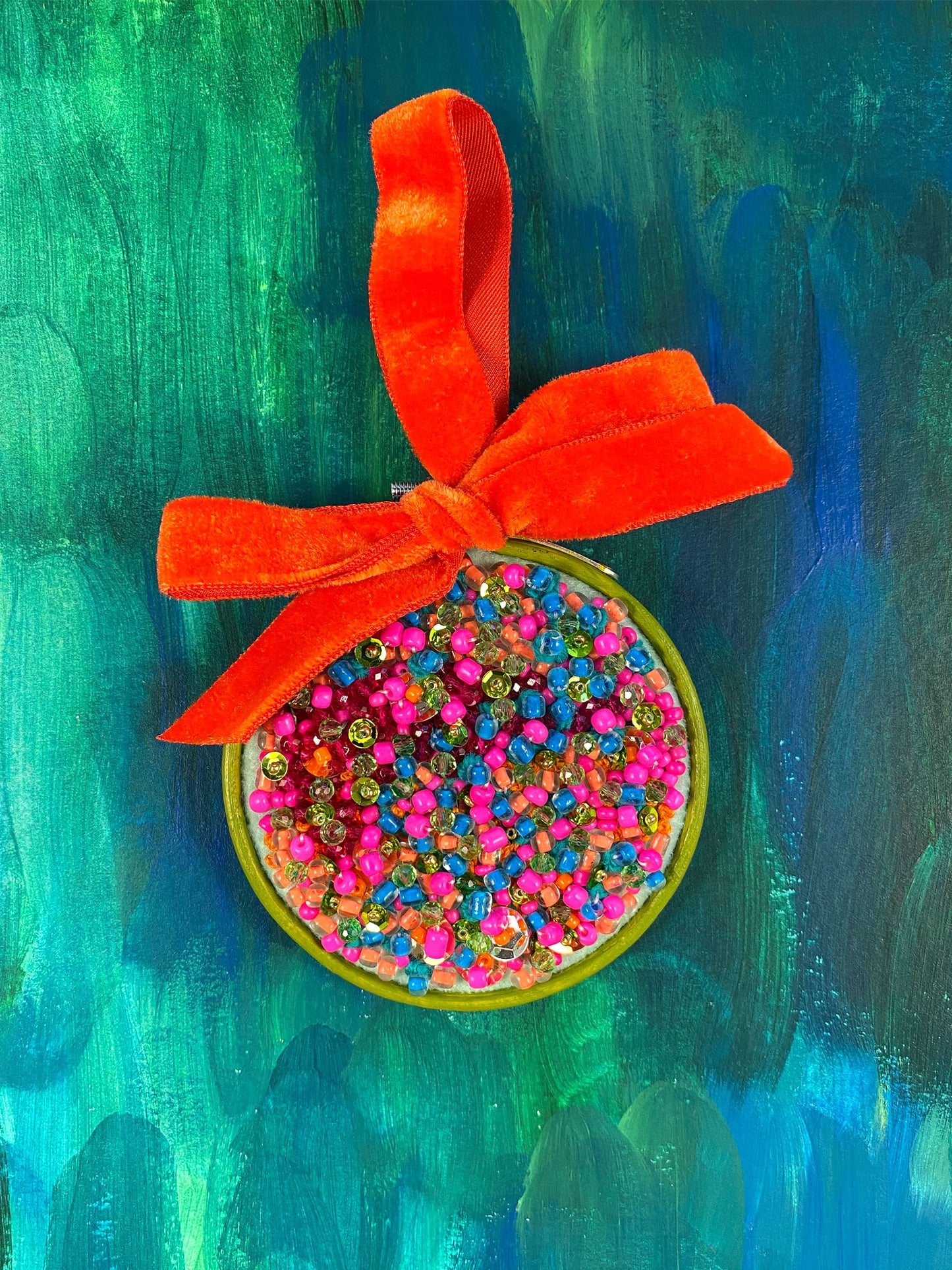 Wondermakers Holiday Hoop No. 315