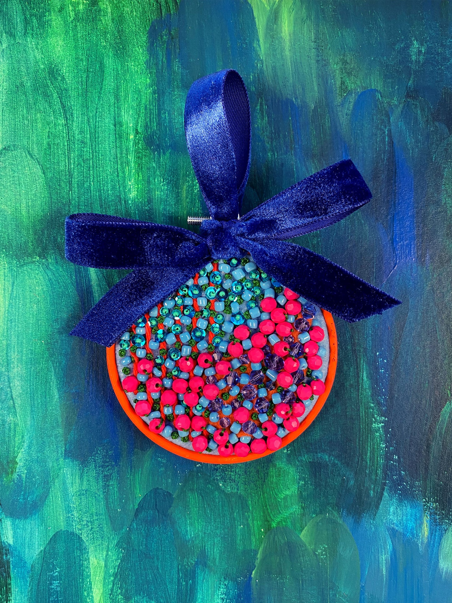 Wondermakers Holiday Hoop No. 318